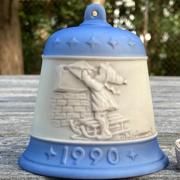 💯 Authentic Goebel Vintage Hummel "Letter to Santa Claus" 1990 Bell w/Clapper - Picture 7 of 14